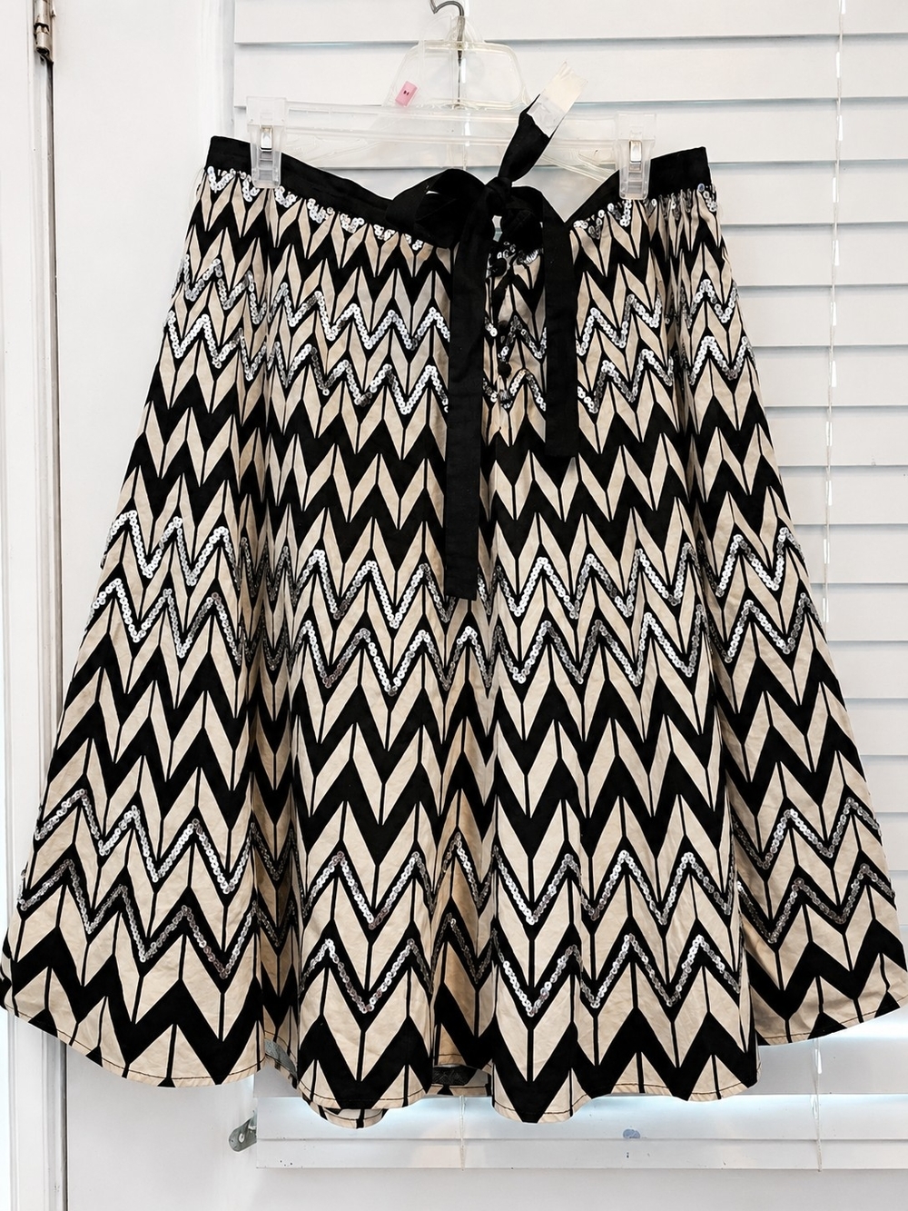 BCBGMaxAzria Black and Cream Chevron Circle Skirt with Waist Tie